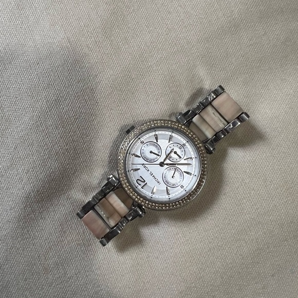 Michael Kors White Bone Silver Watch main image 4